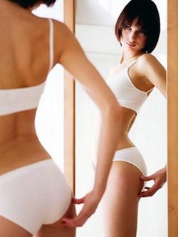 Целлюлит может появиться на теле даже самых худых и изящных женщин.