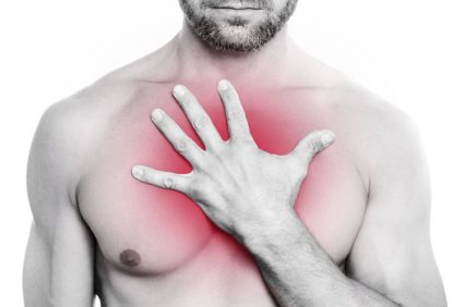 Боль в середине грудной клетки - явление частое и знакомое многим людям