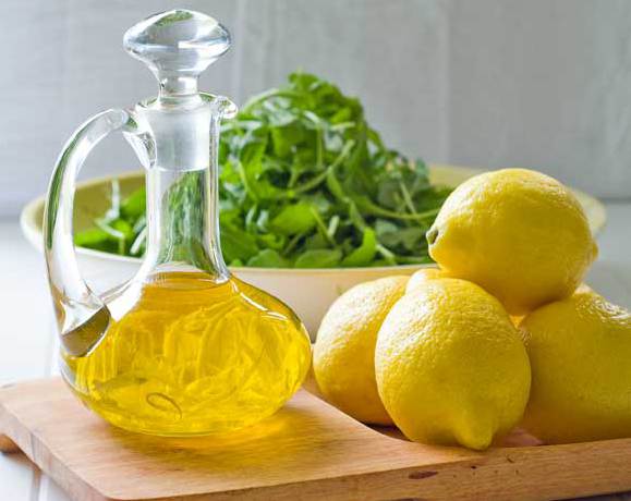 Подсолнечное масло и лимон для маски