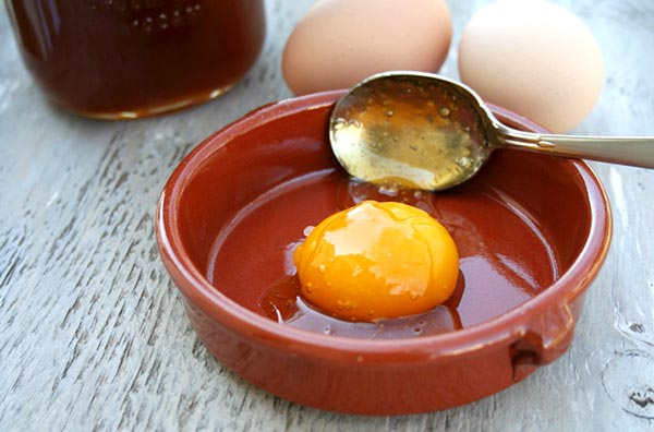 рецепты масок для волос с медом и яйцом