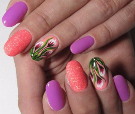 Модный маникюр на короткие ногти с цветами