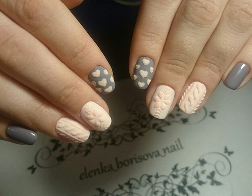 pink-and-grey-sweater-nails-with-hearts