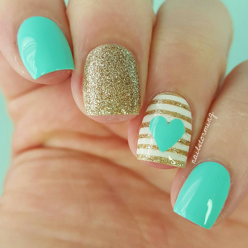blue-turquoise-and-golden-nailart-with-stripes