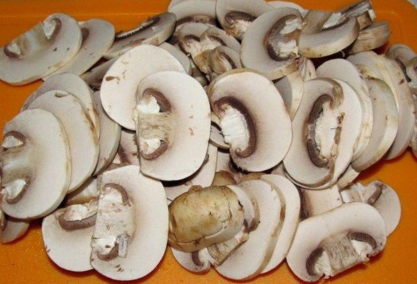нарезанные грибы