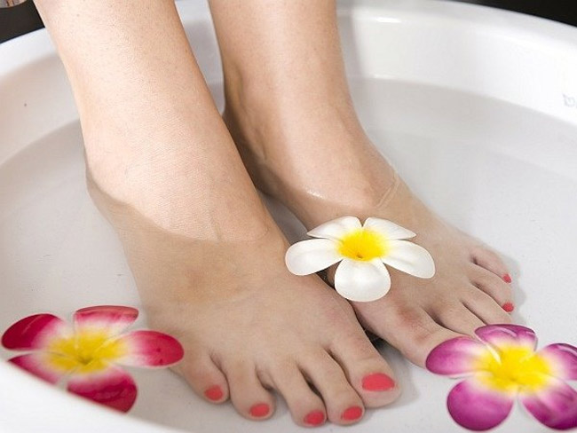 После лечебных процедур рекомендована ванночка для ног