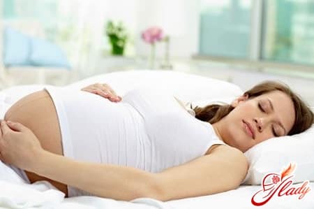 безопасная поза сна при беременности