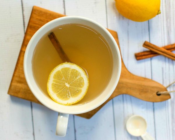Чай с корицей и лимоном