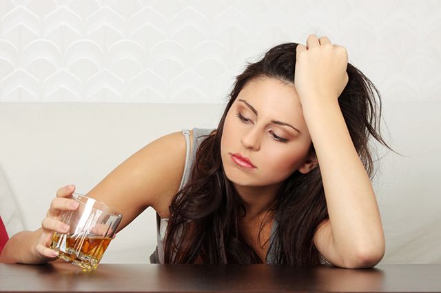 Развитие алкогольной зависимости у молодых женщин