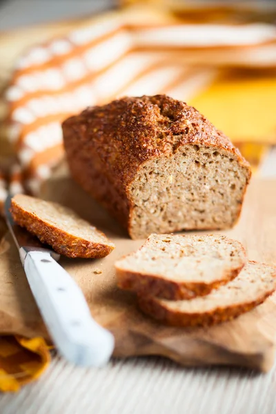 Хлеб отрубей овсяного зерна — стоковое фото