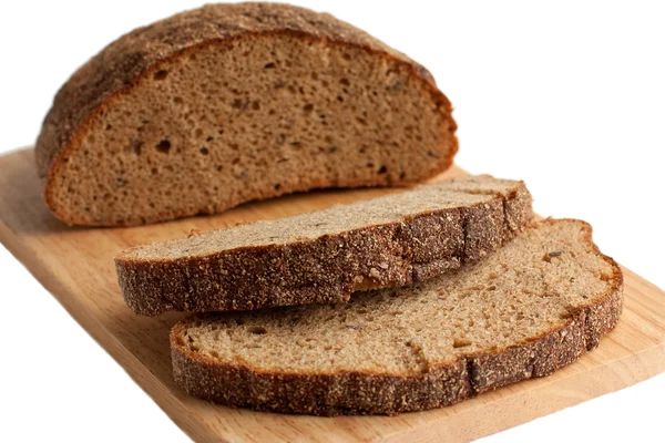 Вкусный хлеб Браун на разделочной доске — стоковое фото